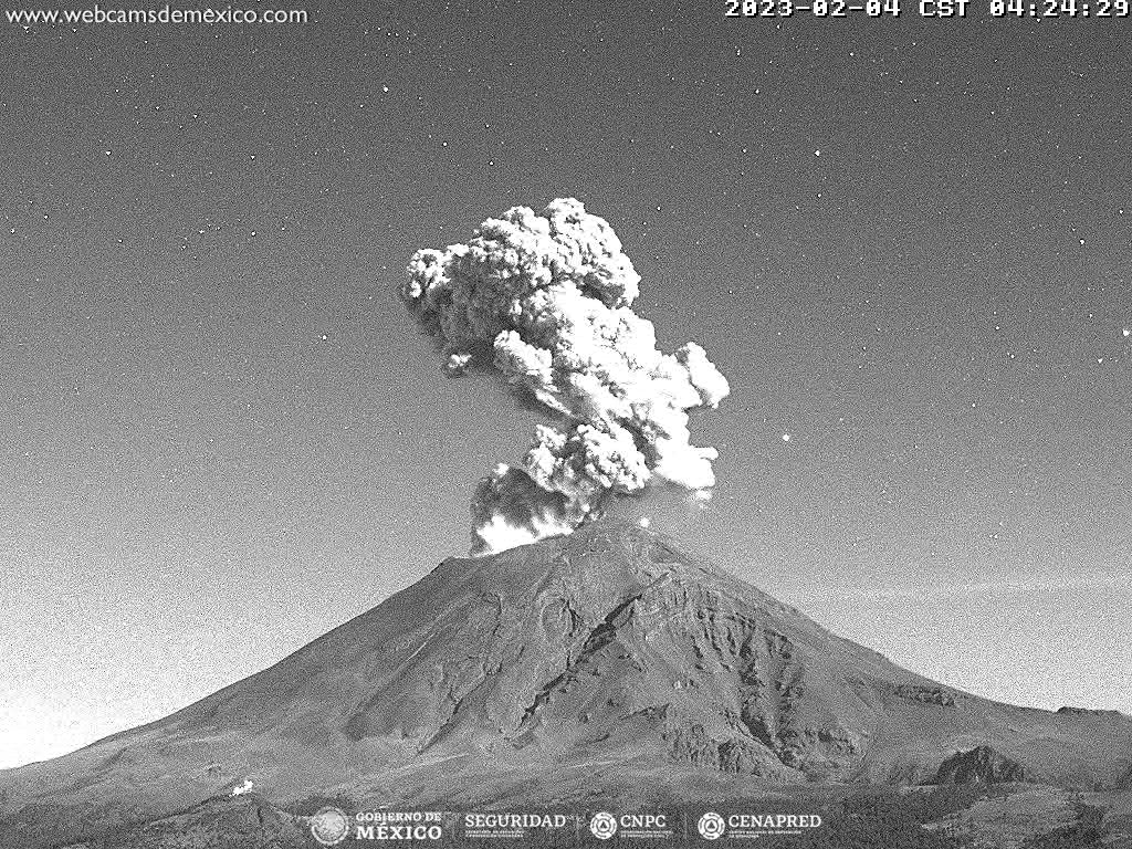 Popocatépetl emite 266 exhalaciones y tres explosiones menores