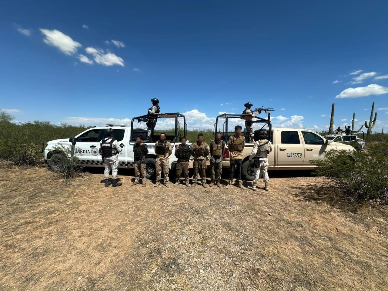 En Sonora, Guardia Nacional y Ejército Mexicano detienen a seis personas con armas largas, cargadores y cartuchos