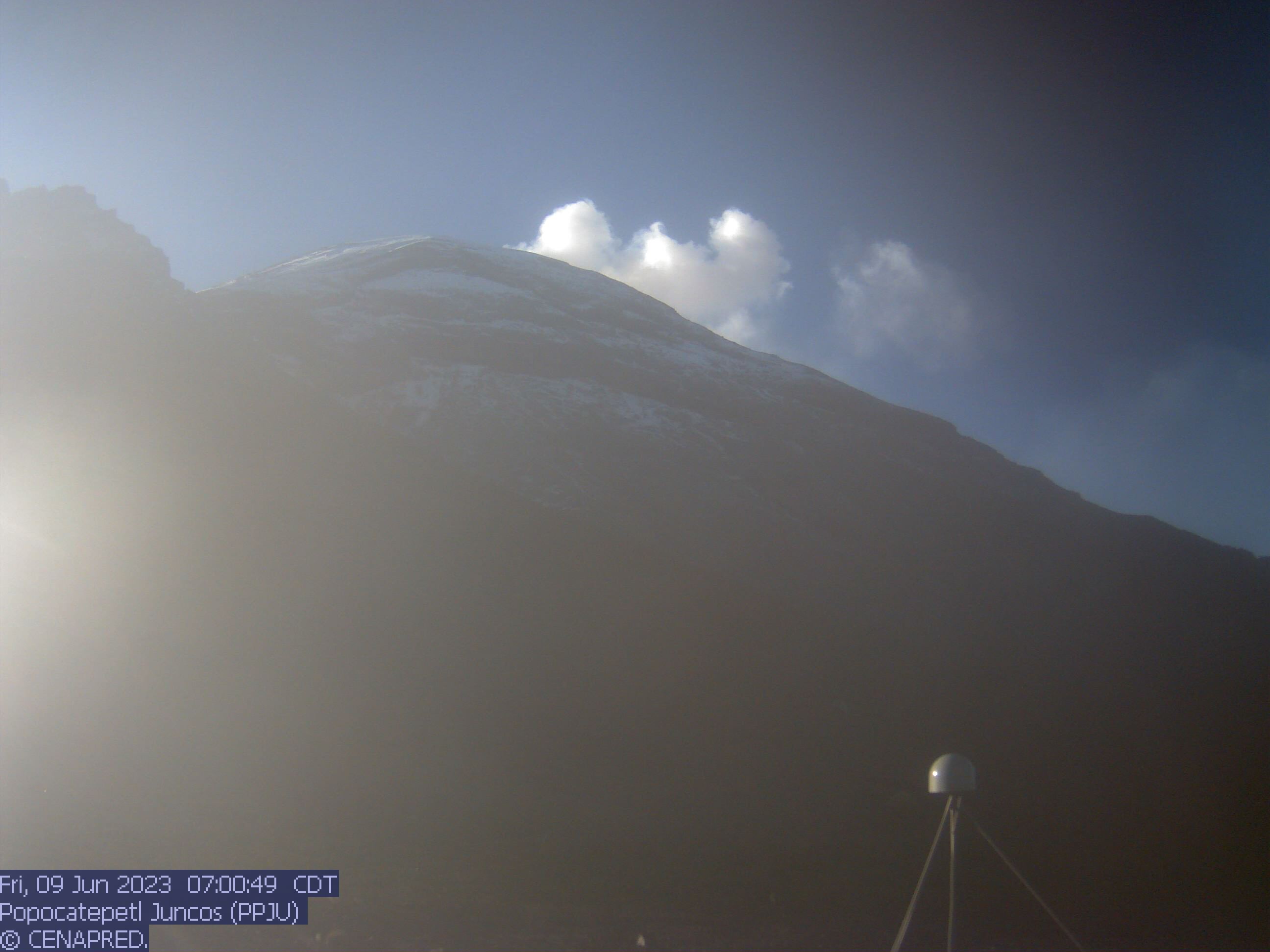 CENAPRED registra 67 exhalaciones del volcán Popocatépetl