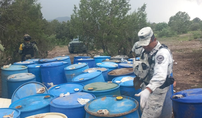 En Hidalgo, Guardia Nacional y Ejército Mexicano desmantelan presunto centro de distribución de huachicol