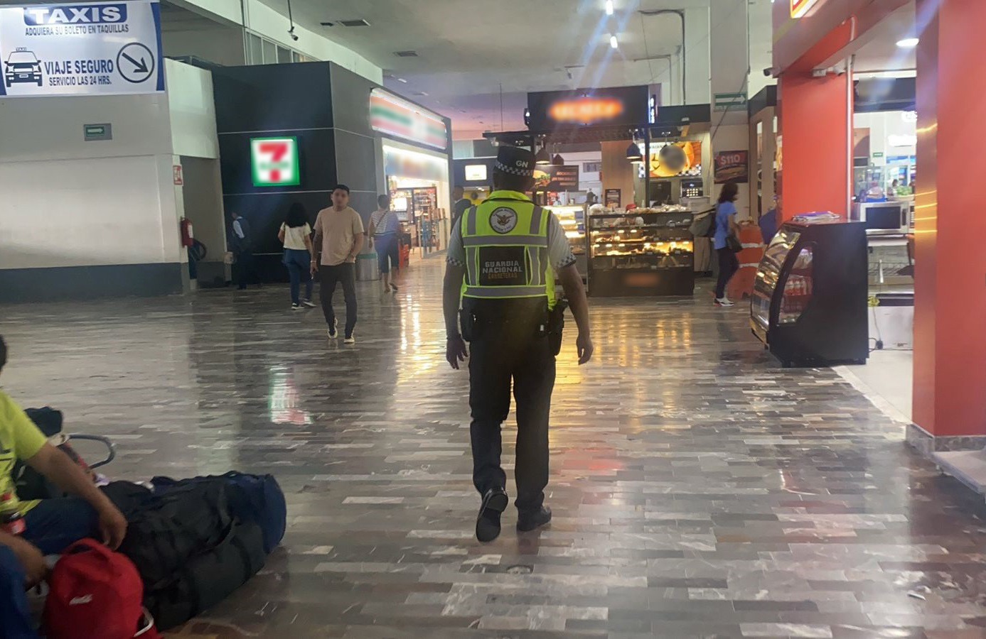 Guardia Nacional refuerza operativos de seguridad en terminales de autobuses por periodo vacacional