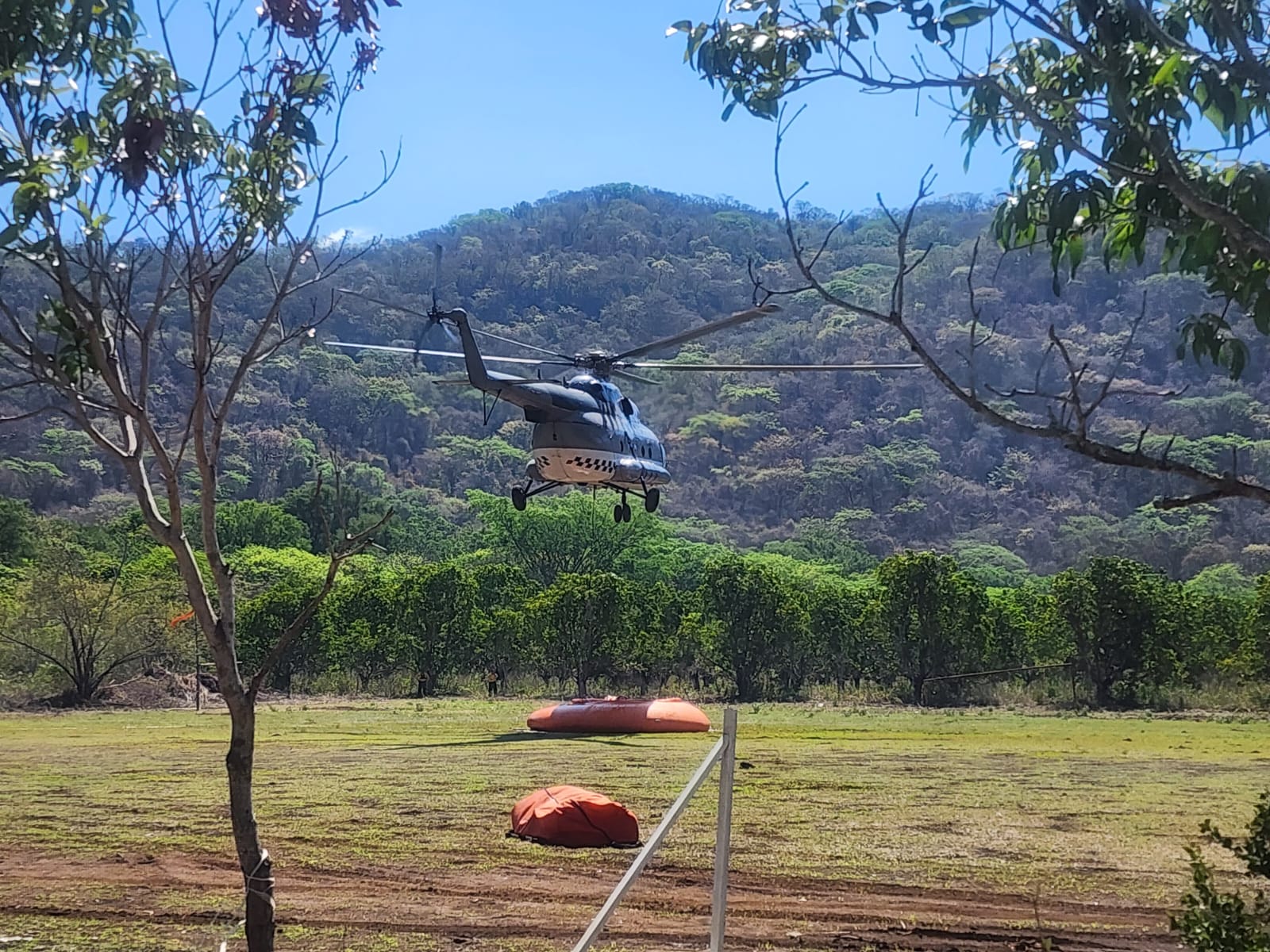 En Tamaulipas, Guardia Nacional mantiene Plan GN-A para combatir incendio forestal en la Biósfera “El Cielo”