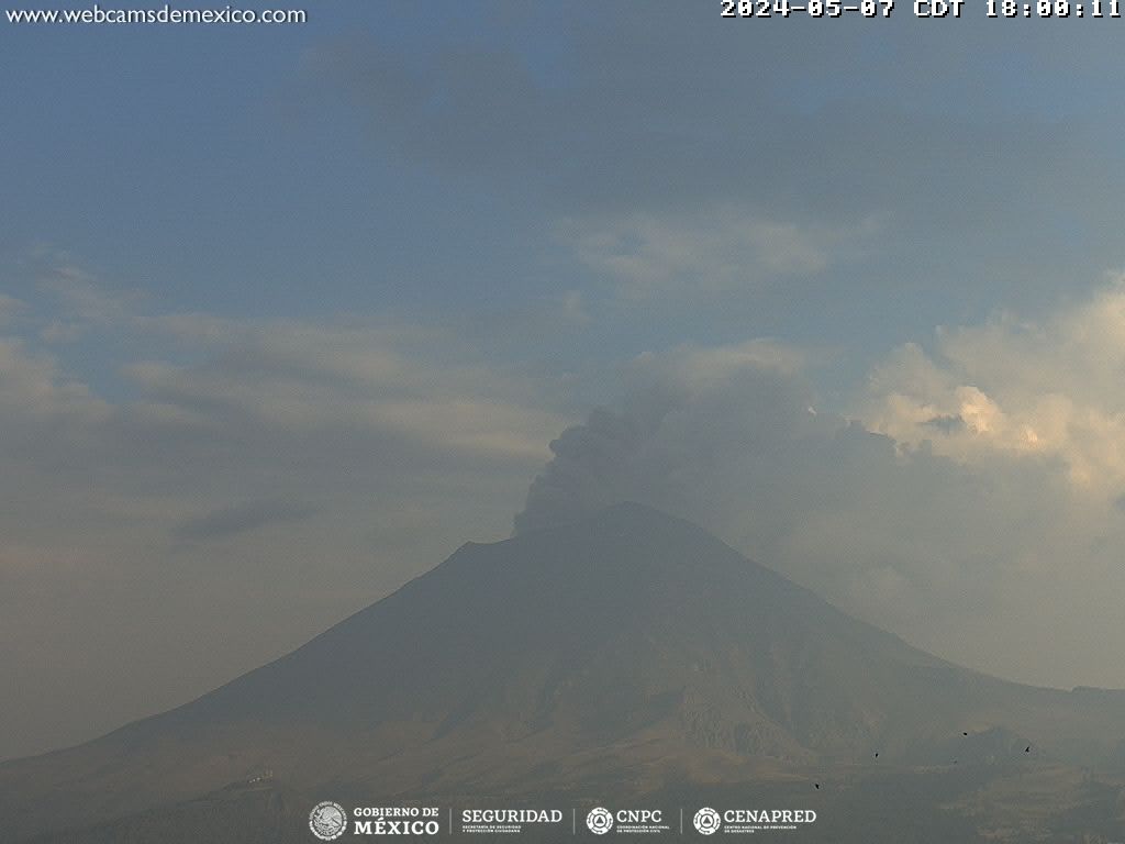 Volcán presenta 42 exhalaciones acompañadas de vapor de agua