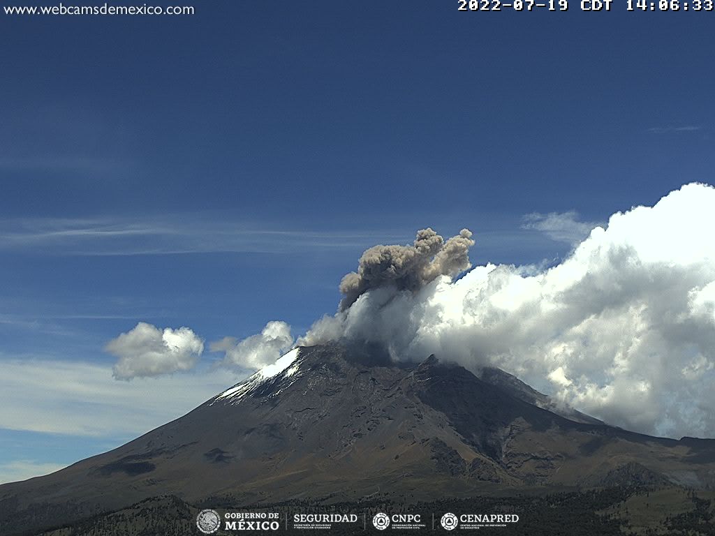 Emite volcán 35 exhalaciones