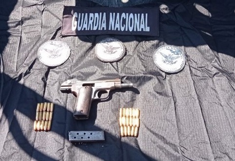 Guardia Nacional encuentra arma de fuego con cartuchos útiles en carretera de Puebla