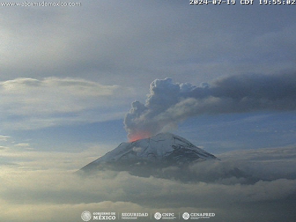 Emite Popocatépetl 56 exhalaciones