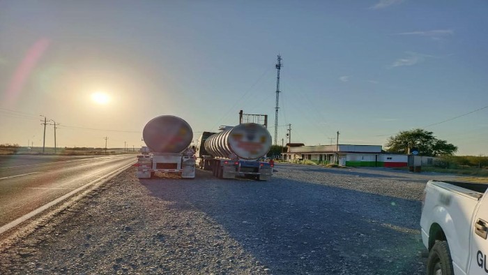 Guardia Nacional recupera 93 mil litros de hidrocarburo en carretera de Nuevo León  