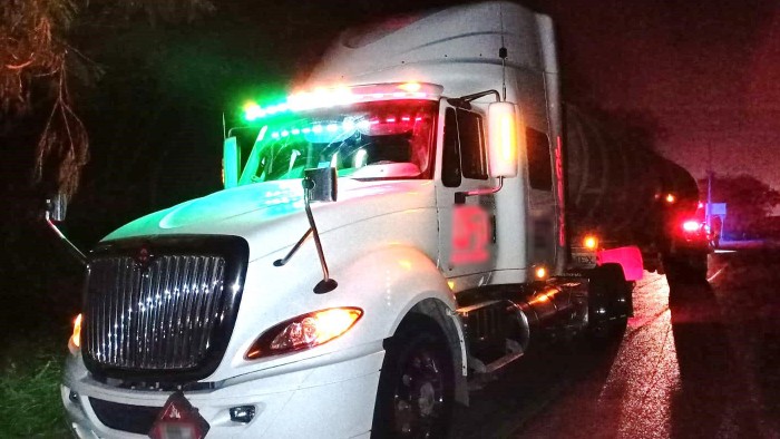 Guardia Nacional recupera alrededor de 50 mil litros de hidrocarburo en carretera de Nuevo León