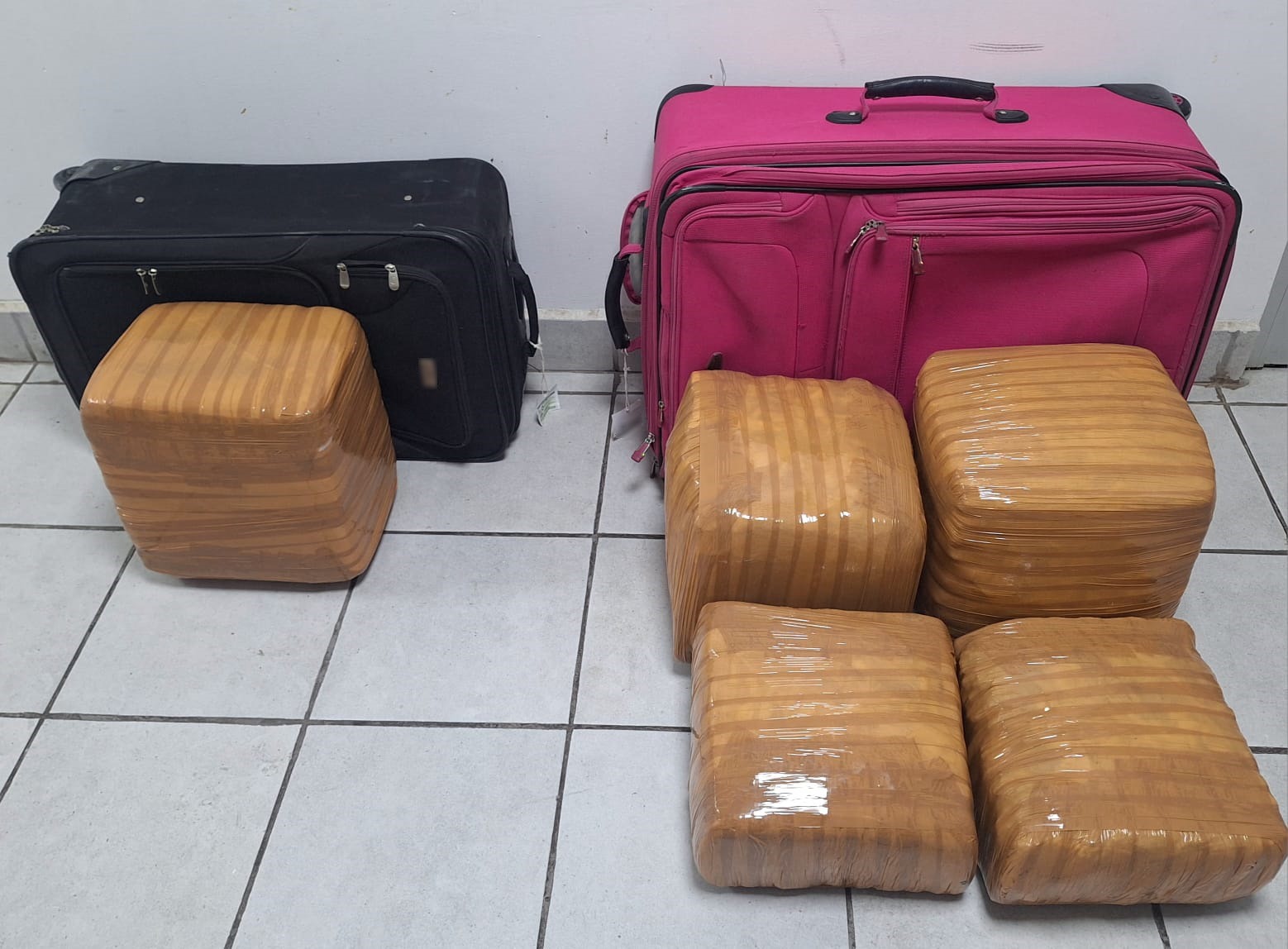 En Coahuila, Guardia Nacional asegura dos maletas con más de 27 kilos de aparente marihuana