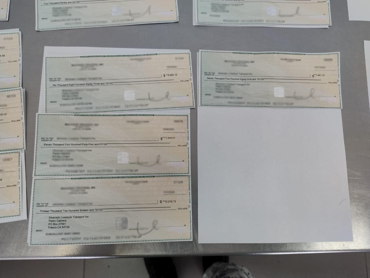 En Baja California, Guardia Nacional y ANAM detienen en aduana a persona con más de 242 mil dólares en cheques sin declarar