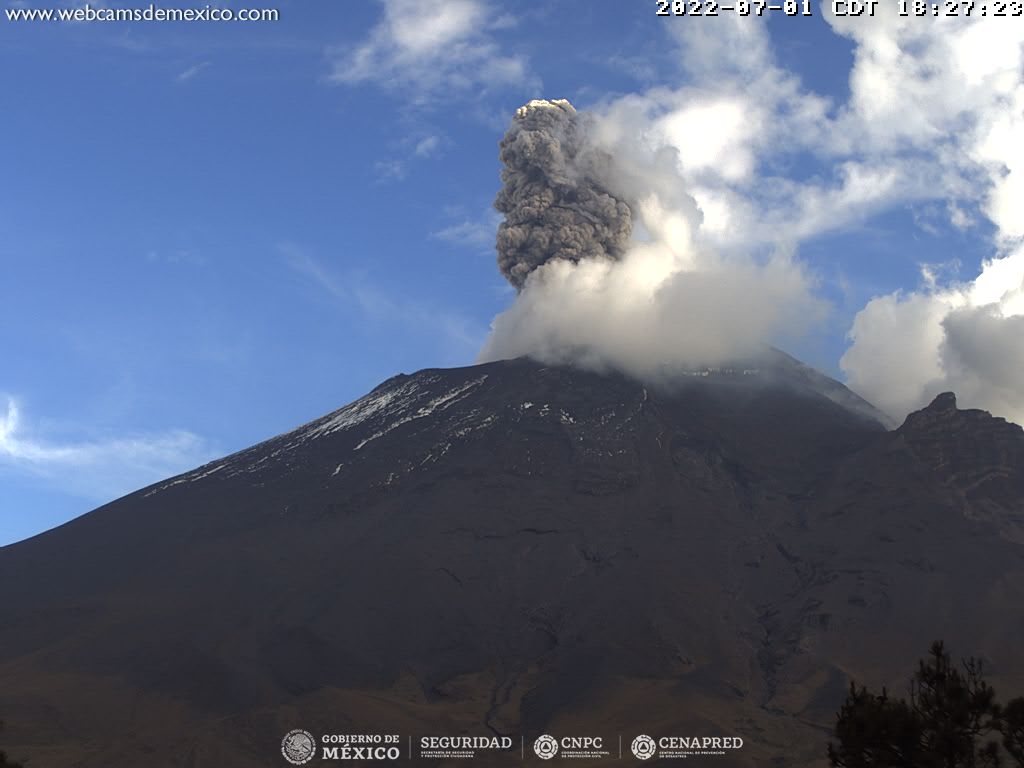 Genera volcán 23 exhalaciones