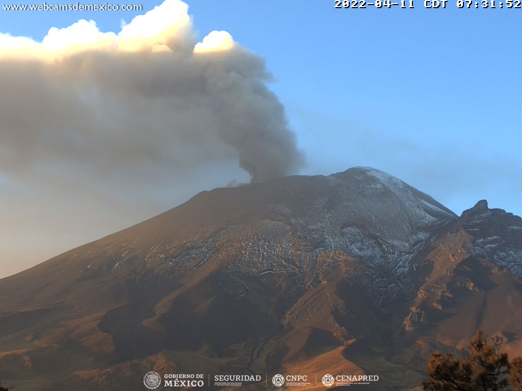 Los sistemas de monitoreo del volcán Popocatépetl, detectaron 2 exhalaciones