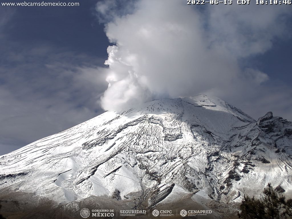 Pide CENAPRED alejarse de volcán ante fuertes lluvias