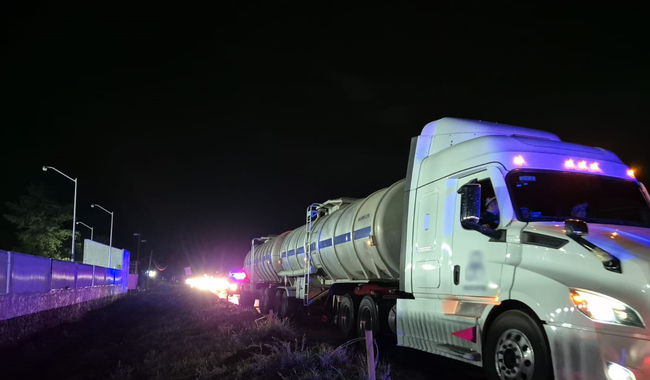 En Durango, Guardia Nacional recupera tractocamión con semirremolques robados que trasladaban 60 mil litros de gasolina