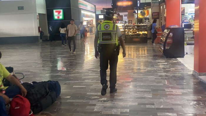 Guardia Nacional refuerza operativos de seguridad en terminales de autobuses por periodo vacacional