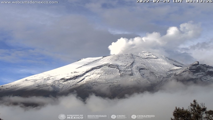 Detecta CENAPRED 44 exhalaciones y sismo leve en volcán