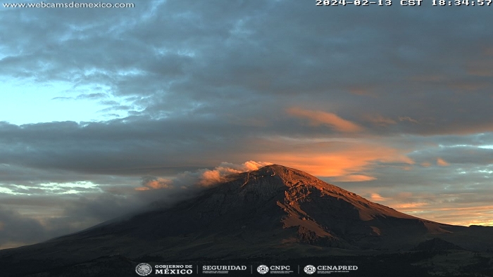 Genera volcán 560 minutos de tremor