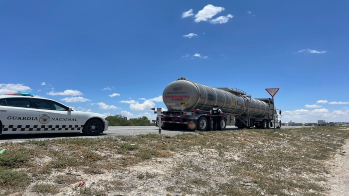 En Nuevo León, Guardia Nacional recupera dos tractocamiones con más de 170 mil litros de hidrocarburo