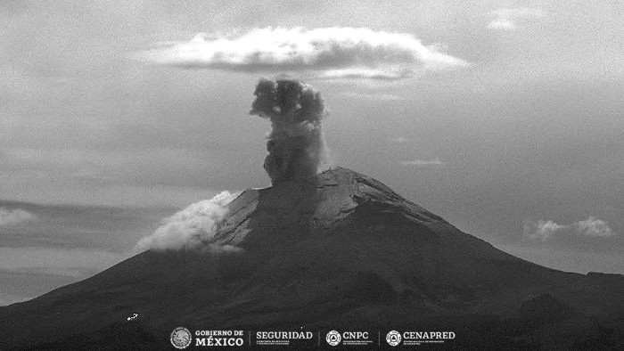 Registra CENAPRED 215 exhalaciones en Popocatépetl