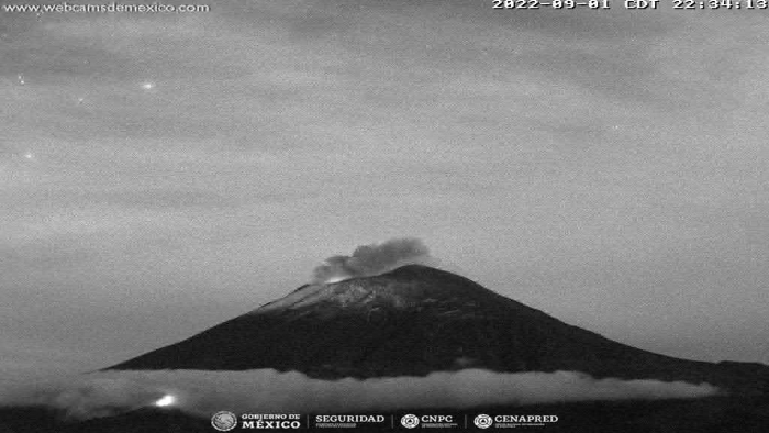 Volcán emite 44 exhalaciones