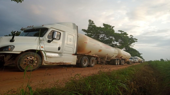 En Veracruz, Guardia Nacional recupera tractocamiones cargados con gas LP de aparente procedencia ilícita