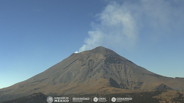 Volcán presenta 105 exhalaciones acompañadas de vapor de agua