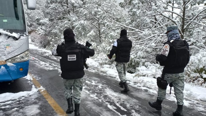 Guardia Nacional aplica Plan GN-A por nevada en zona montañosa de Nuevo León