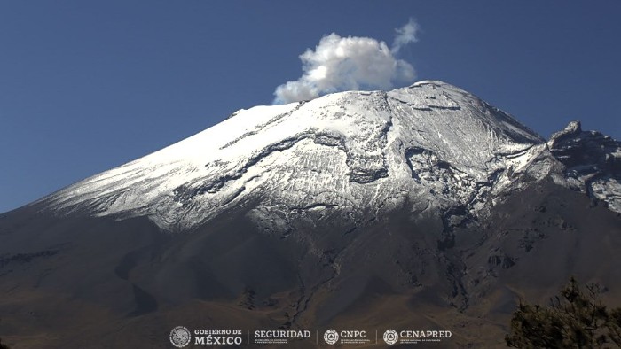 Emite Popocatépetl 65 exhalaciones