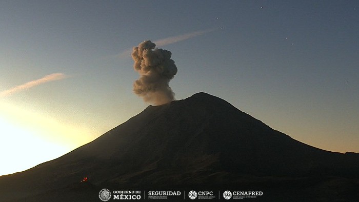 Reporta CENAPRED 6 explosiones menores del volcán Popocatépetl