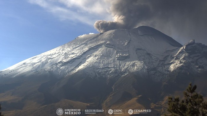 Cenapred registra 113 exhalaciones del volcán Popocatépetl