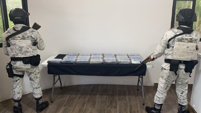 En Quintana Roo, Guardia Nacional localiza entre arrecifes un aproximado de 25 kilos de posible cocaína