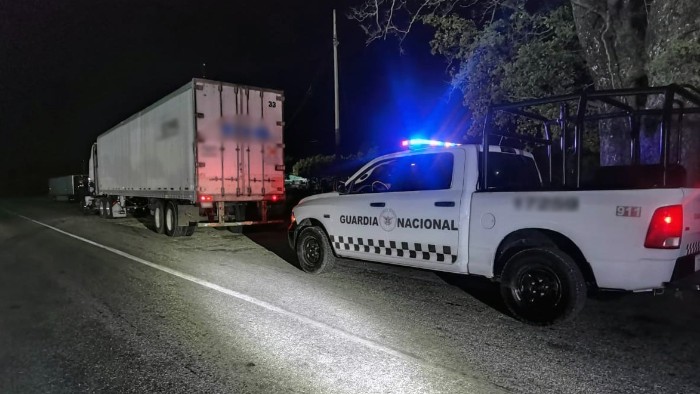 En Campeche, Guardia Nacional asegura cargamento de aproximadamente 23 toneladas de carbón vegetal