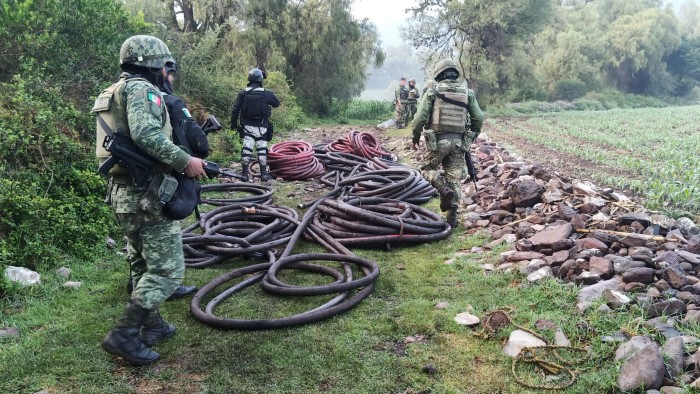 En Hidalgo, Guardia Nacional, Ejército Mexicano y Fuerzas Estatales desmantelan aparentes centros de distribución de huachicol En Hidalgo, Guardia Nacional, Ejército Mexicano y Fuerzas Estatales desmantelan aparentes centros de distribución de huachicol