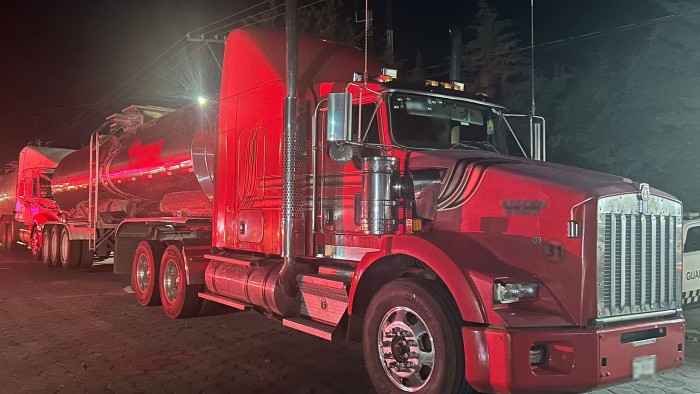 En carretera de Puebla, Guardia Nacional evita robo de tráiler y detiene a tres presuntos asaltantes