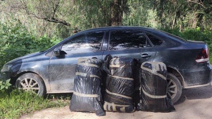 En Jalisco, Guardia Nacional localiza bolsas con 74 kilos de posible marihuana en vehículo abandonado