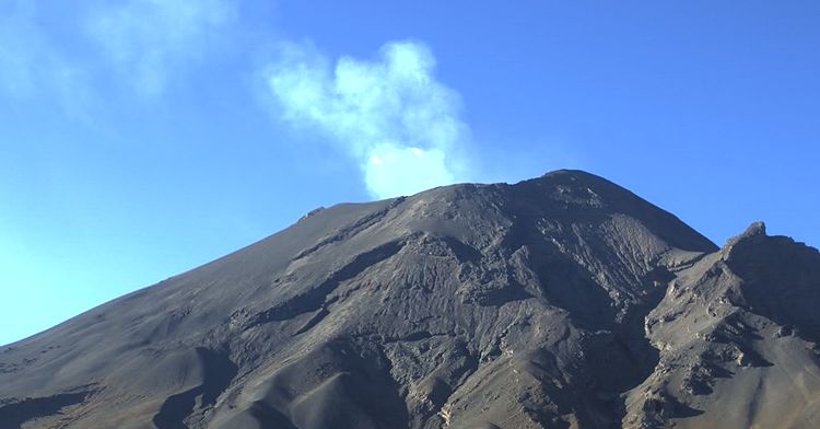 En las últimas 24 horas se detectaron 19 exhalaciones en el Popocatépetl