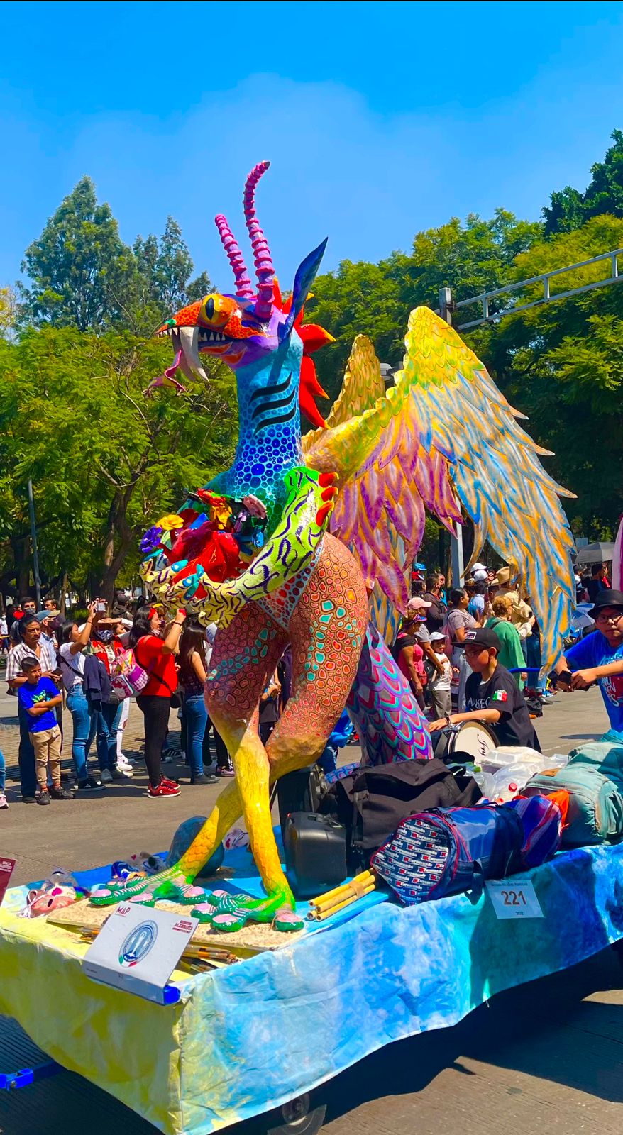 Las mujeres privadas de la libertad del CEFERESO 16 participan con su alebrija en el concurso y desfile de alebrijes monumentales CDMX  