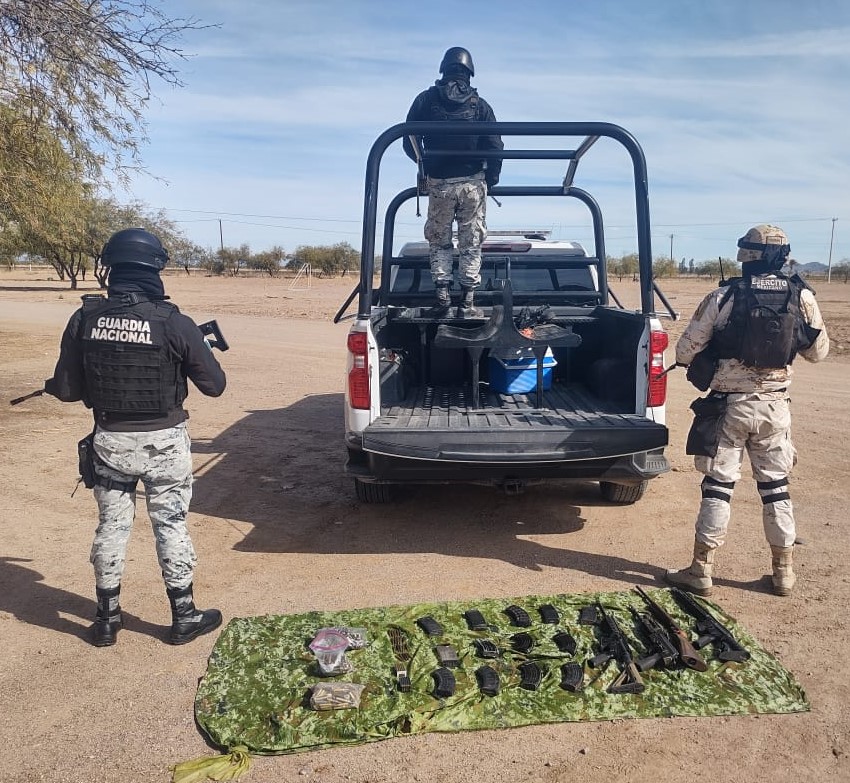 En Sonora, Guardia Nacional y Ejército Mexicano detienen a 2 personas con armas de fuego, cargadores y cartuchos