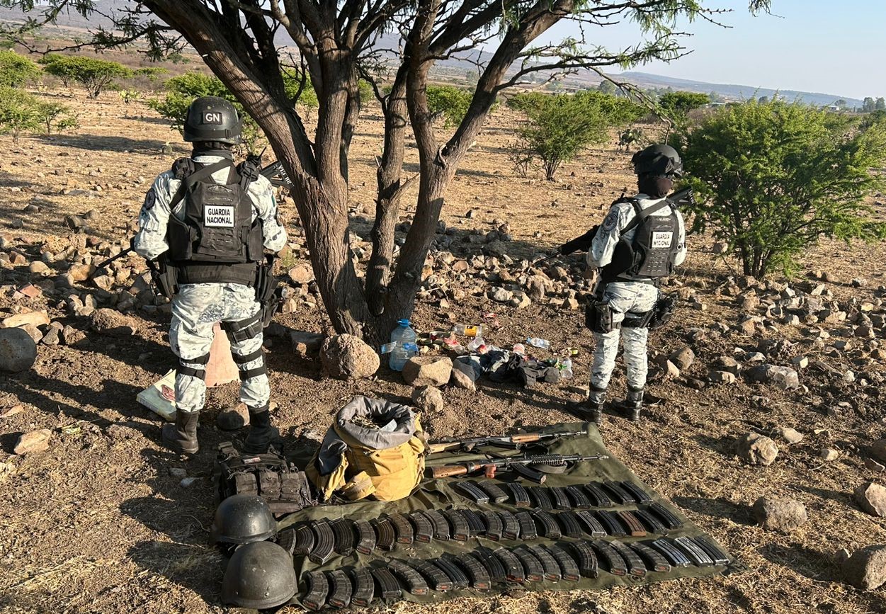 En Jalisco, Guardia Nacional asegura más de 3,600 cartuchos útiles, 49 cargadores y dos fusiles de asalto