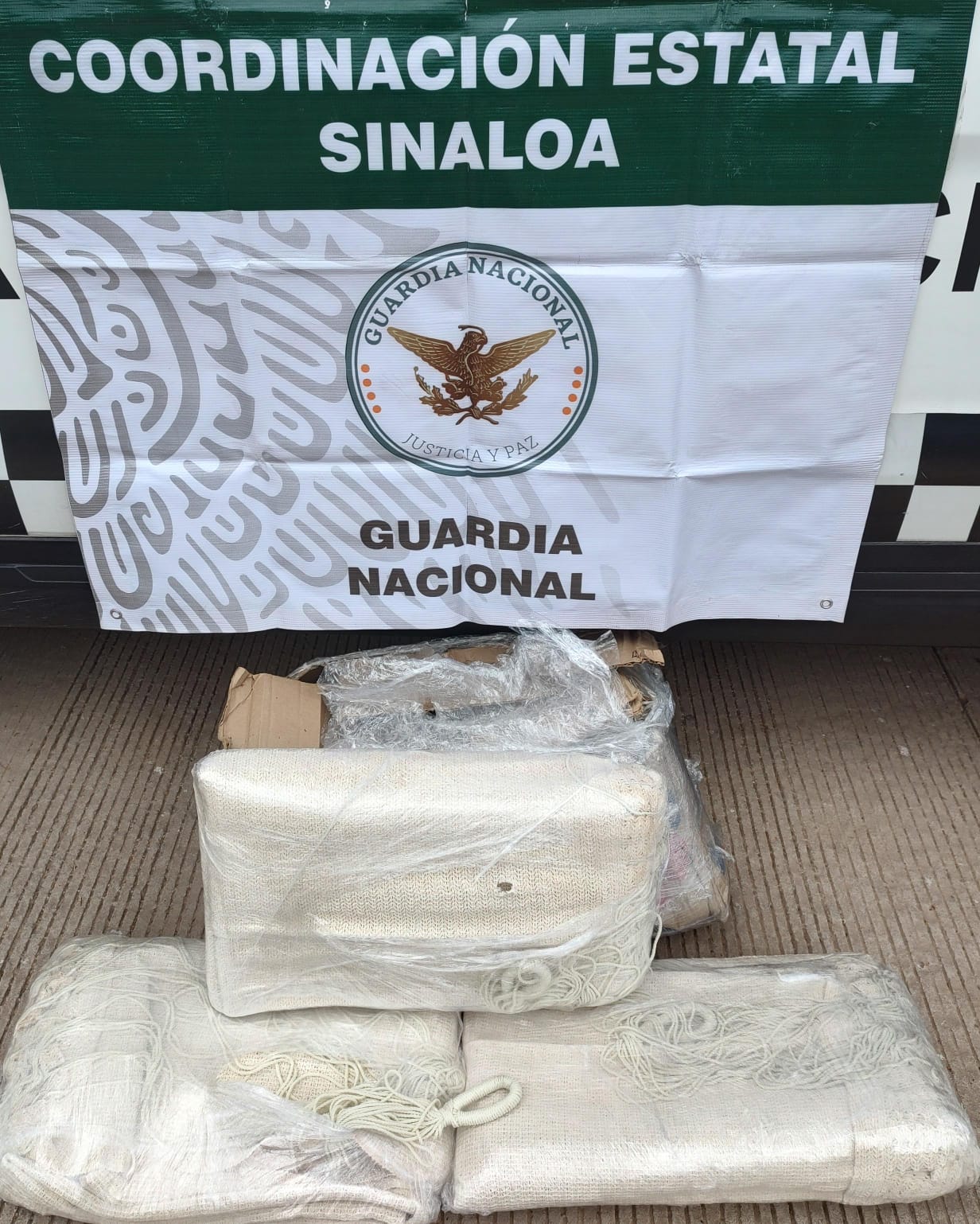 En Sinaloa, Guardia Nacional asegura envío de hamacas artesanales impregnadas con metanfetamina