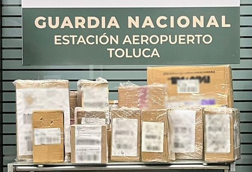 En el Estado de México, binomio canino de la Guardia Nacional detecta 16 paquetes de posible marihuana