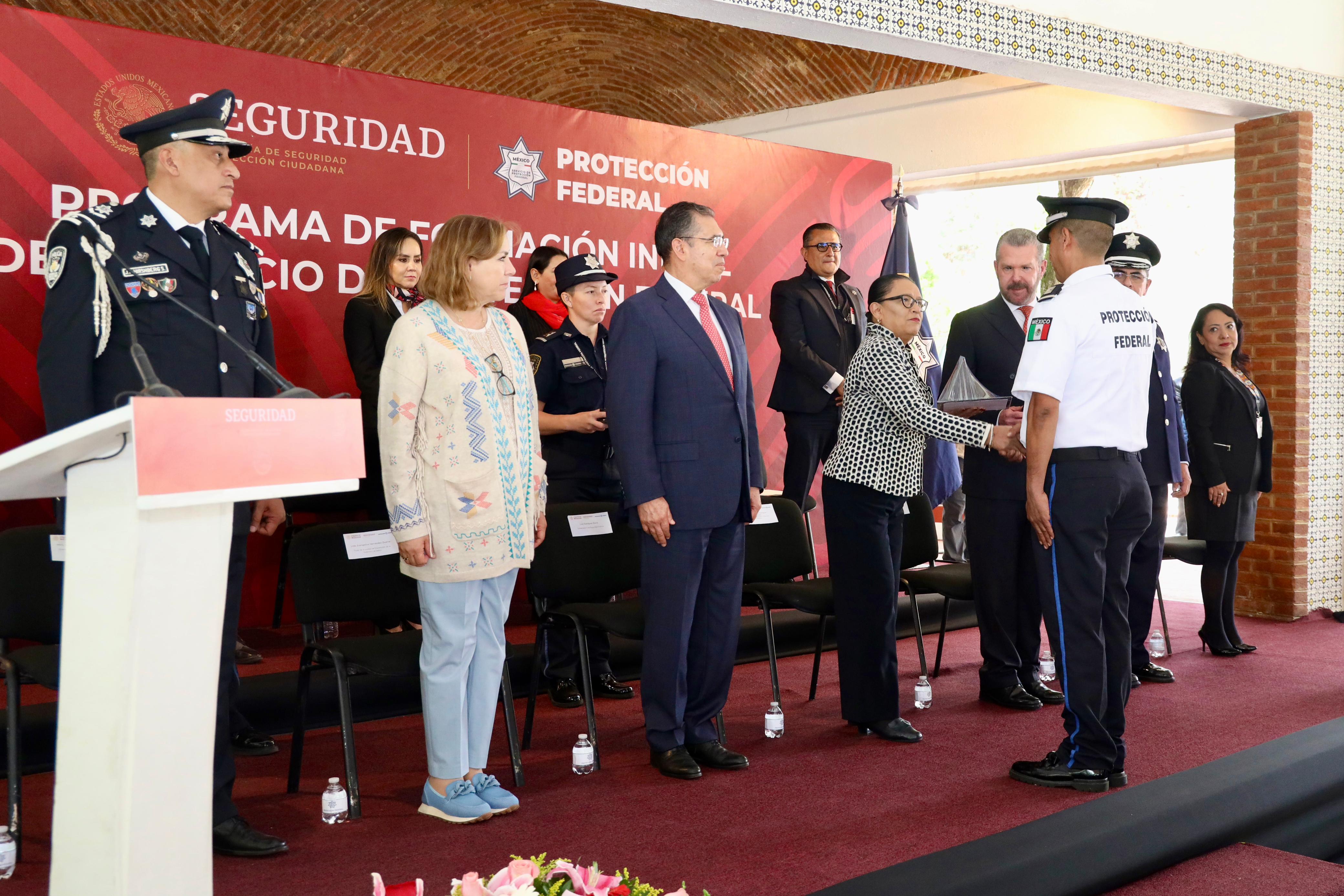 Se gradúan tres generaciones de cadetes del SPF