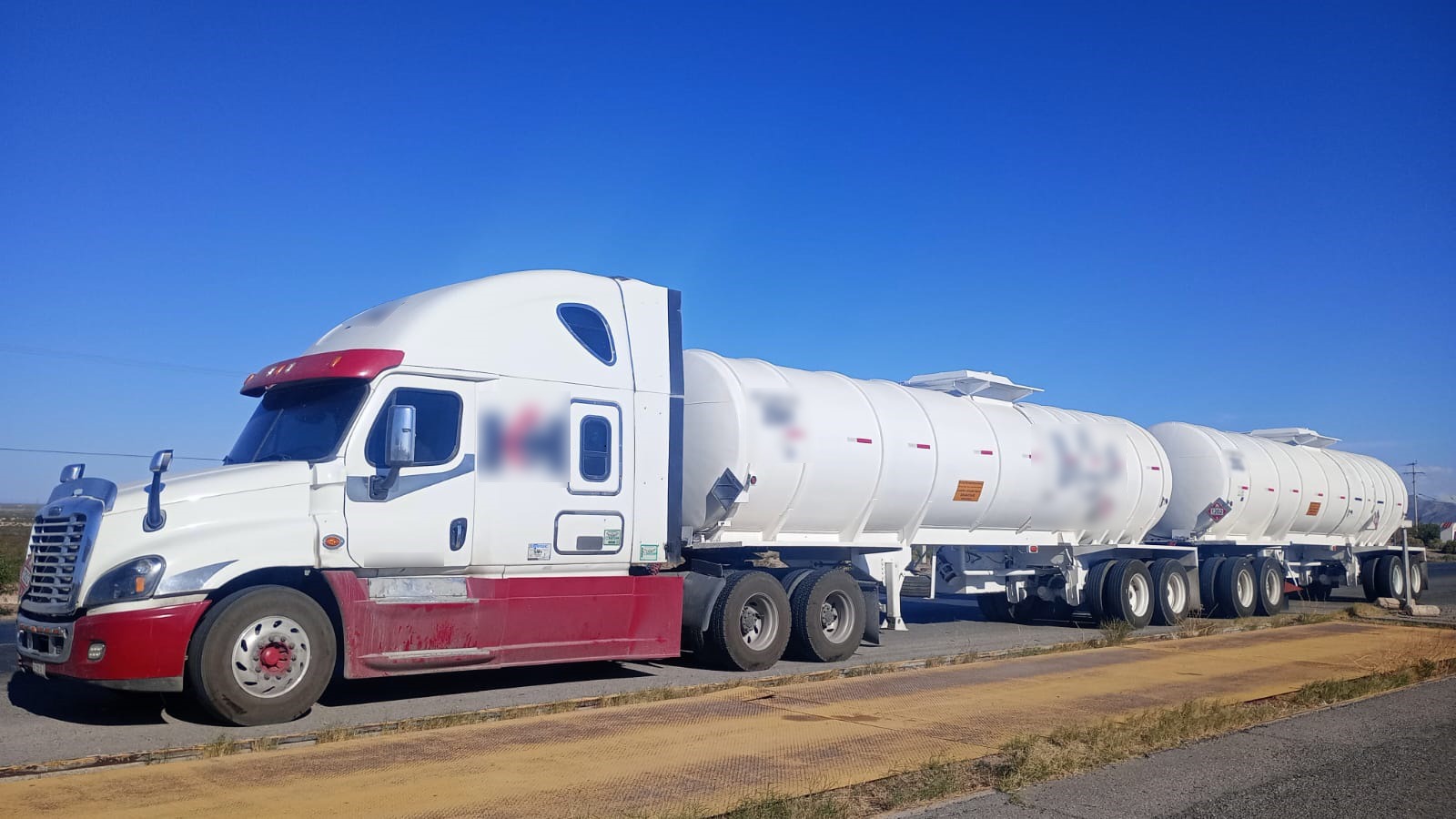 En Chihuahua, Guardia Nacional recupera tractocamión con 70 mil litros de hidrocarburo